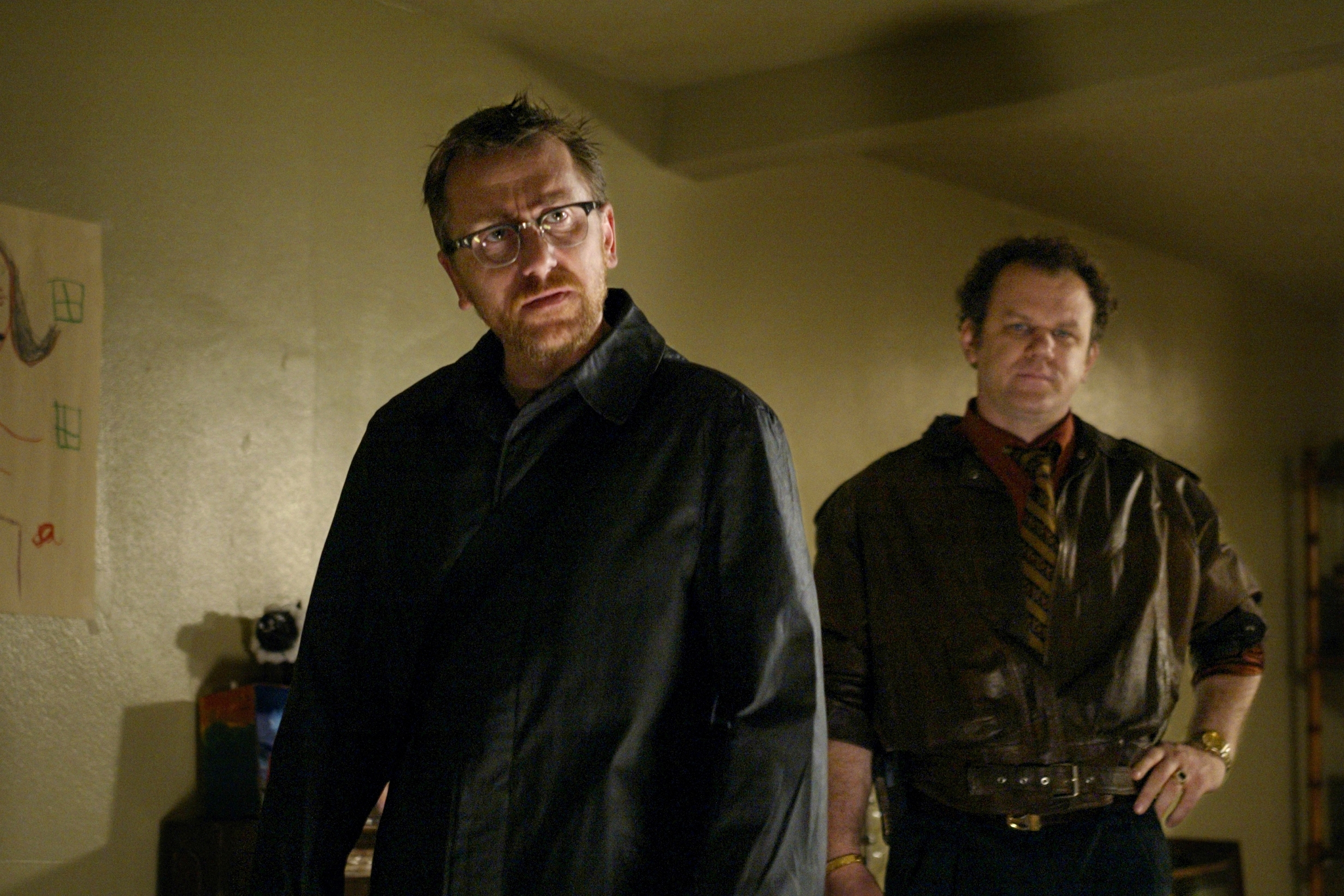 Still of John C. Reilly and Tim Roth in Dark Water (2005)