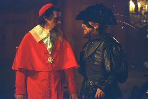Still of Tim Roth and Stephen Rea in The Musketeer (2001)