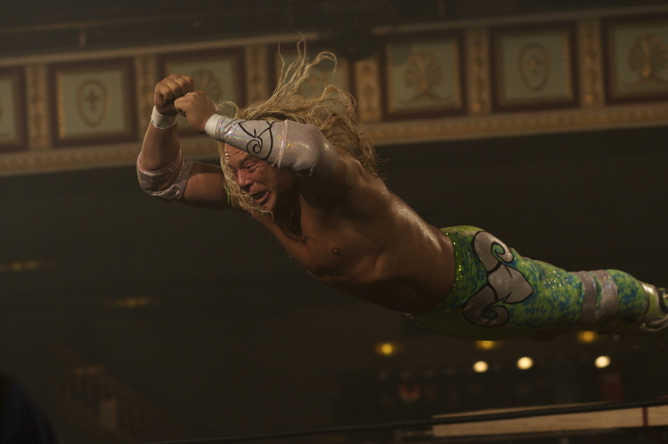 Still of Mickey Rourke in The Wrestler (2008)