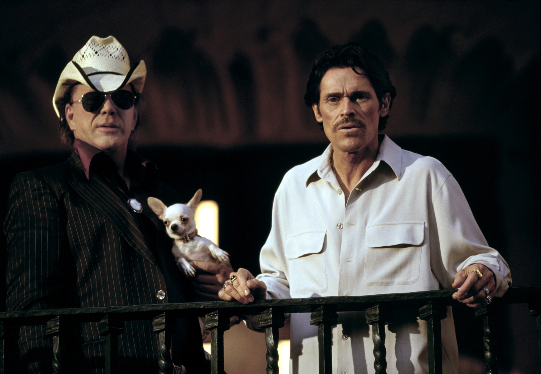 Still of Willem Dafoe and Mickey Rourke in Karta Meksikoje (2003)