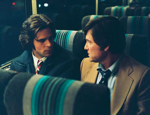 Still of Kurt Russell and Eddie Cahill in Miracle (2004)