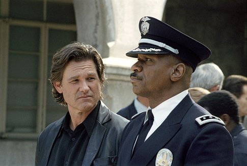 Still of Ving Rhames and Kurt Russell in Dark Blue (2002)