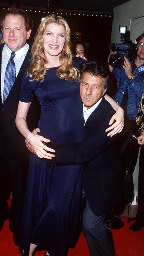 Dustin Hoffman and Rene Russo at event of Outbreak (1995)