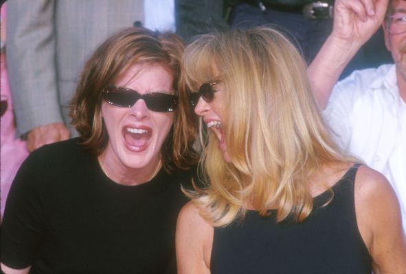 Goldie Hawn and Rene Russo