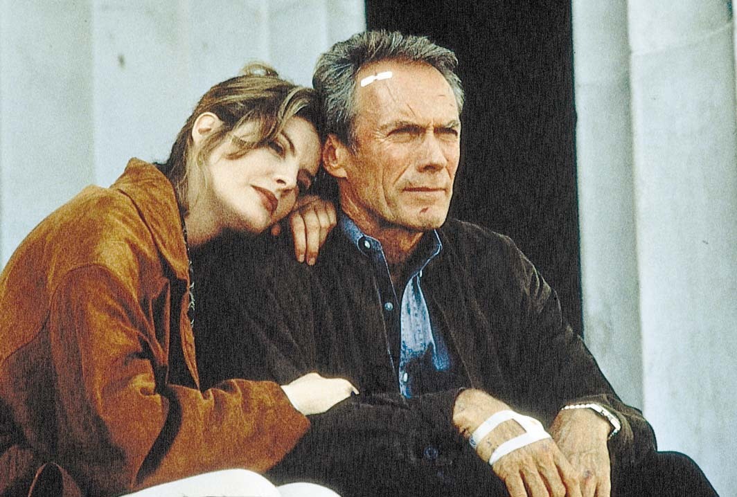 Still of Clint Eastwood and Rene Russo in In the Line of Fire (1993)