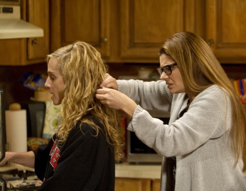 Still of Holly Hunter and Laura San Giacomo in Saving Grace (2007)