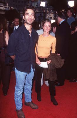 Gabrielle Anwar and Johnathon Schaech at event of Face/Off (1997)