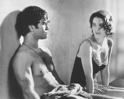 Still of Winona Ryder and Johnathon Schaech in How to Make an American Quilt (1995)