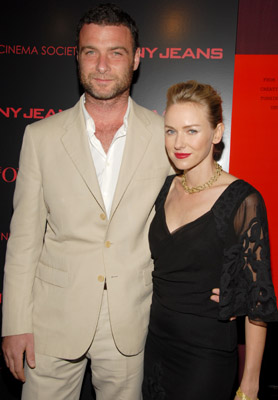 Liev Schreiber and Naomi Watts at event of Lemties zenklas 666 (2006)