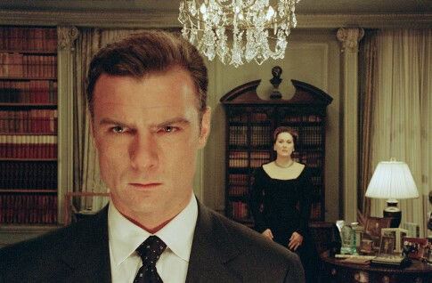 Still of Liev Schreiber and Meryl Streep in The Manchurian Candidate (2004)