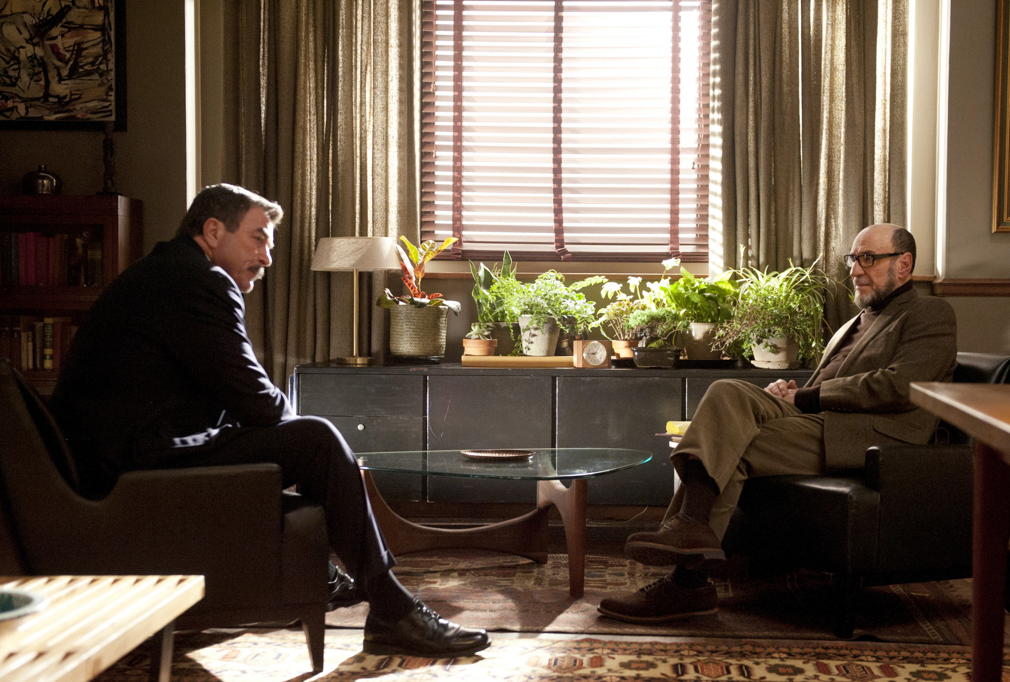 Still of Tom Selleck and F. Murray Abraham in Blue Bloods (2010)