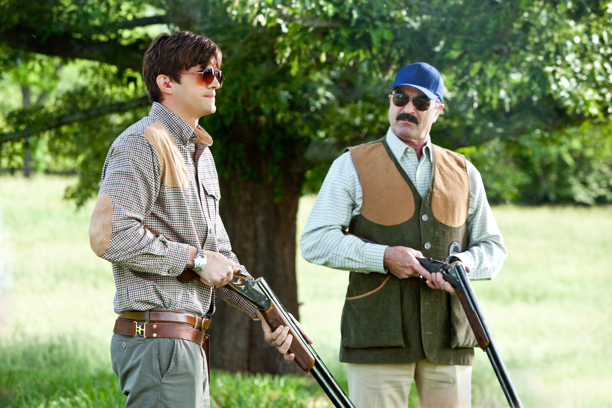 Still of Tom Selleck and Ashton Kutcher in Ponas ir ponia gangsteriai (2010)