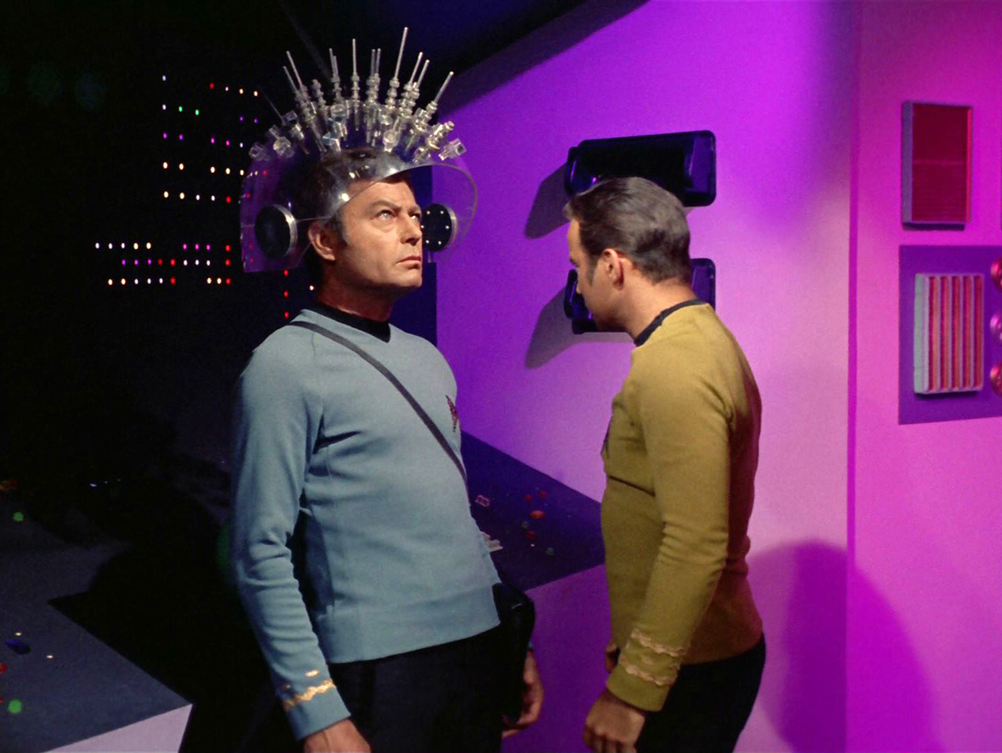 Still of William Shatner and DeForest Kelley in Star Trek (1966)