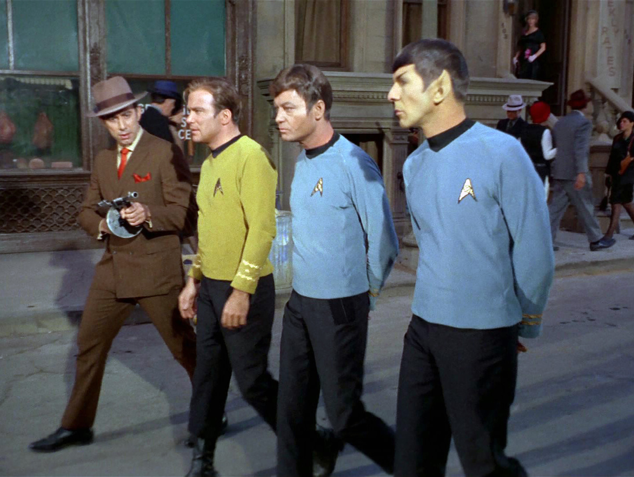 Still of Leonard Nimoy, William Shatner, DeForest Kelley and Lee Delano in Star Trek (1966)
