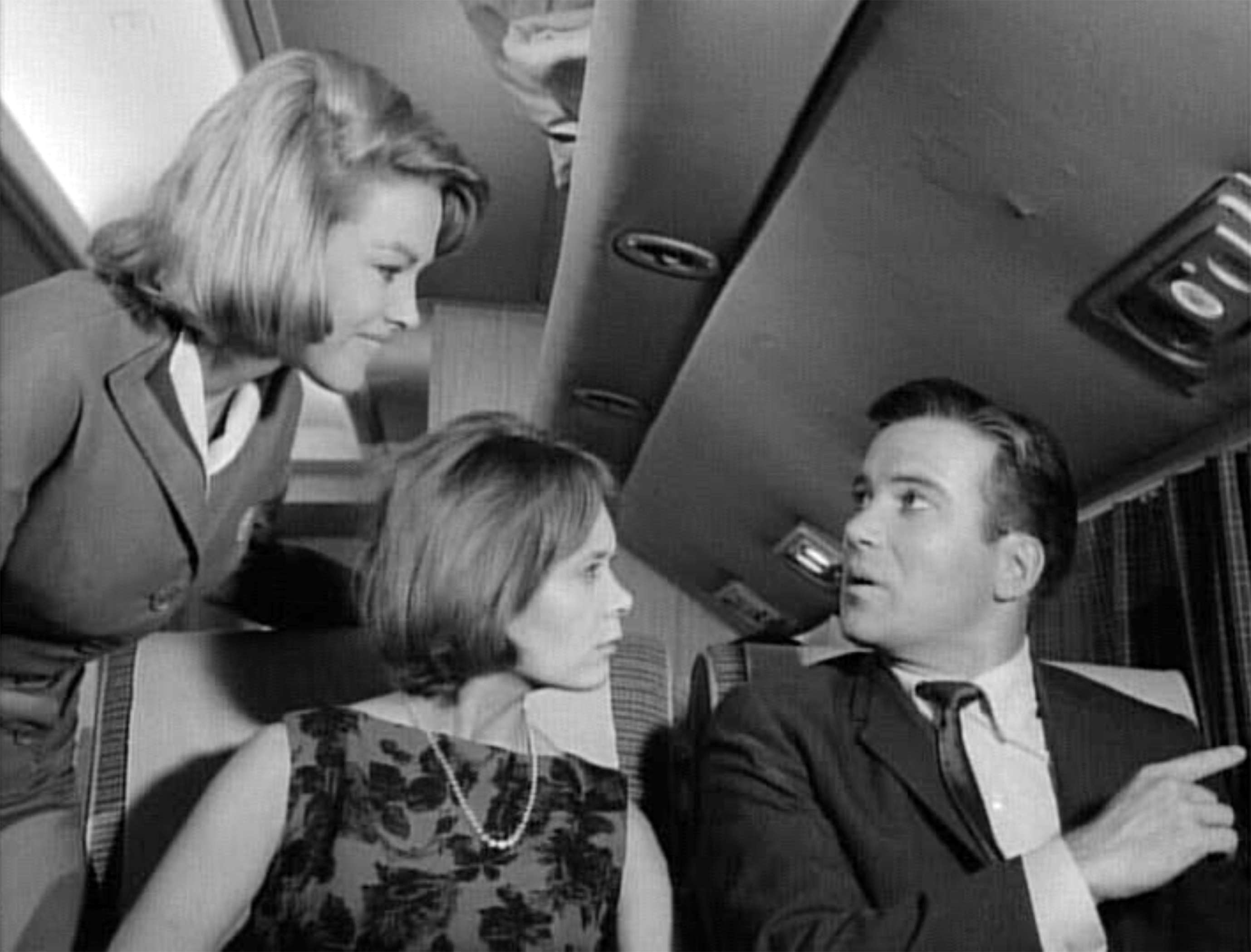 Still of William Shatner, Asa Maynor and Christine White in The Twilight Zone (1959)