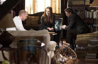 Still of Julianne Moore, Anthony Edwards and Gary Sinise in The Forgotten (2004)