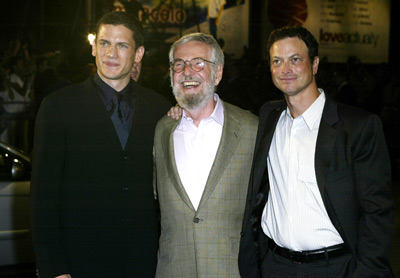Gary Sinise, Robert Benton and Wentworth Miller at event of The Human Stain (2003)