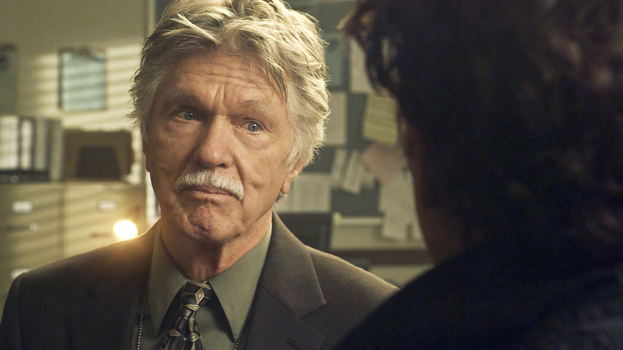 Still of Tom Skerritt in Svieto lygintojai (2008)