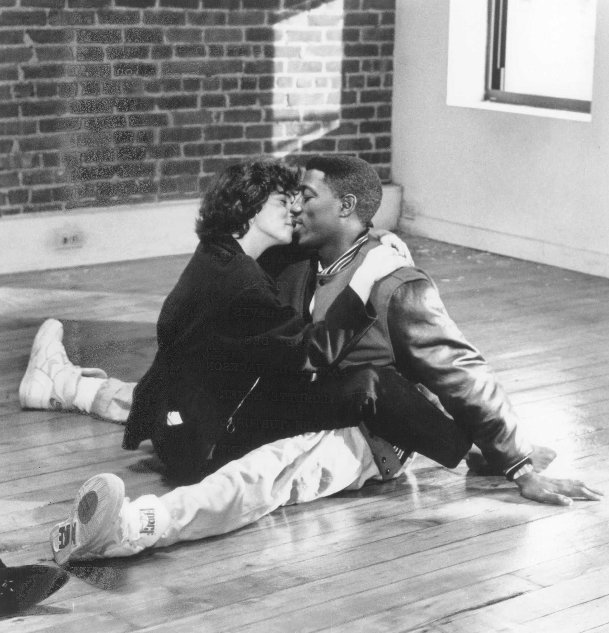 Still of Wesley Snipes and Annabella Sciorra in Jungle Fever (1991)