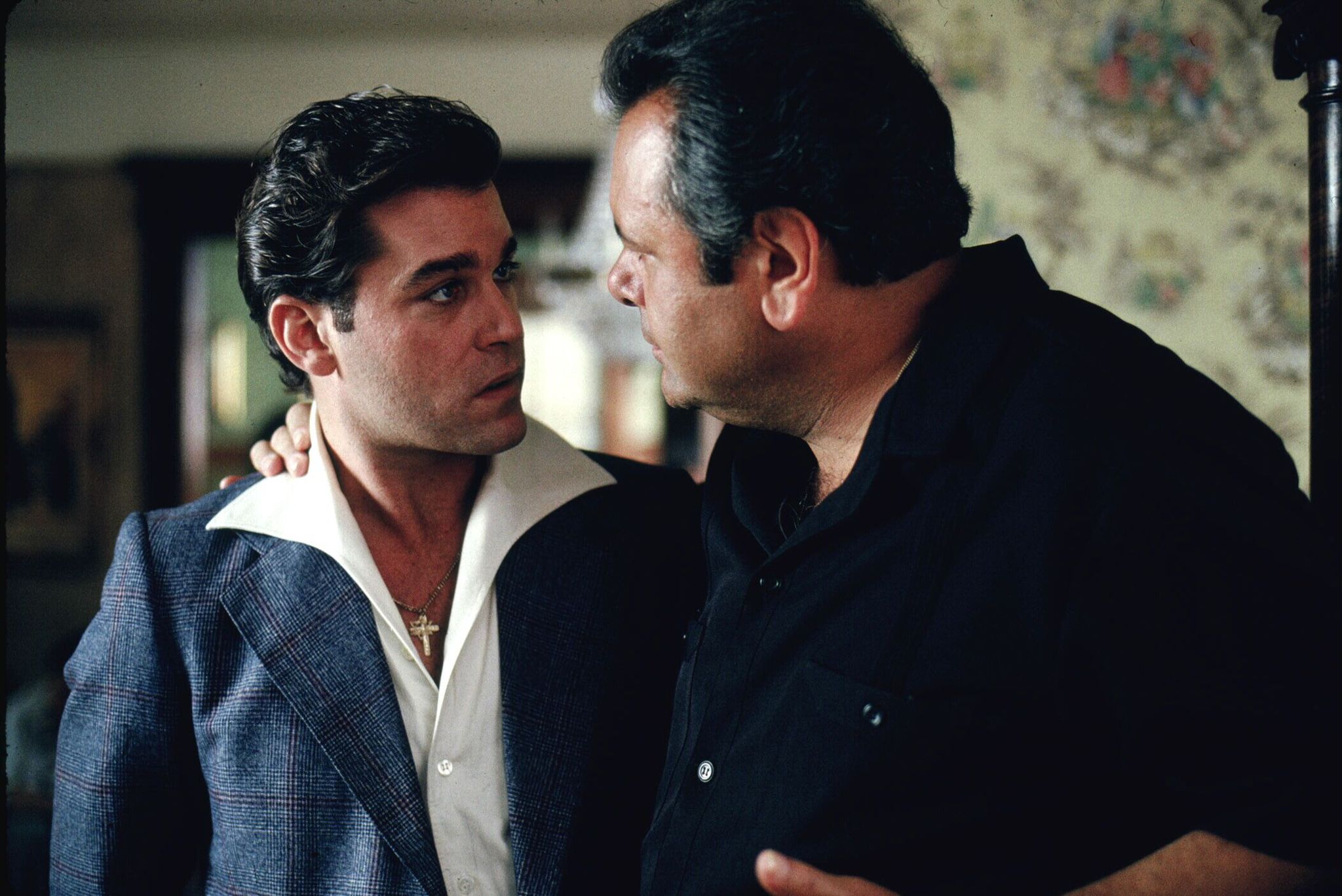 Still of Ray Liotta and Paul Sorvino in Geri vyrukai (1990)