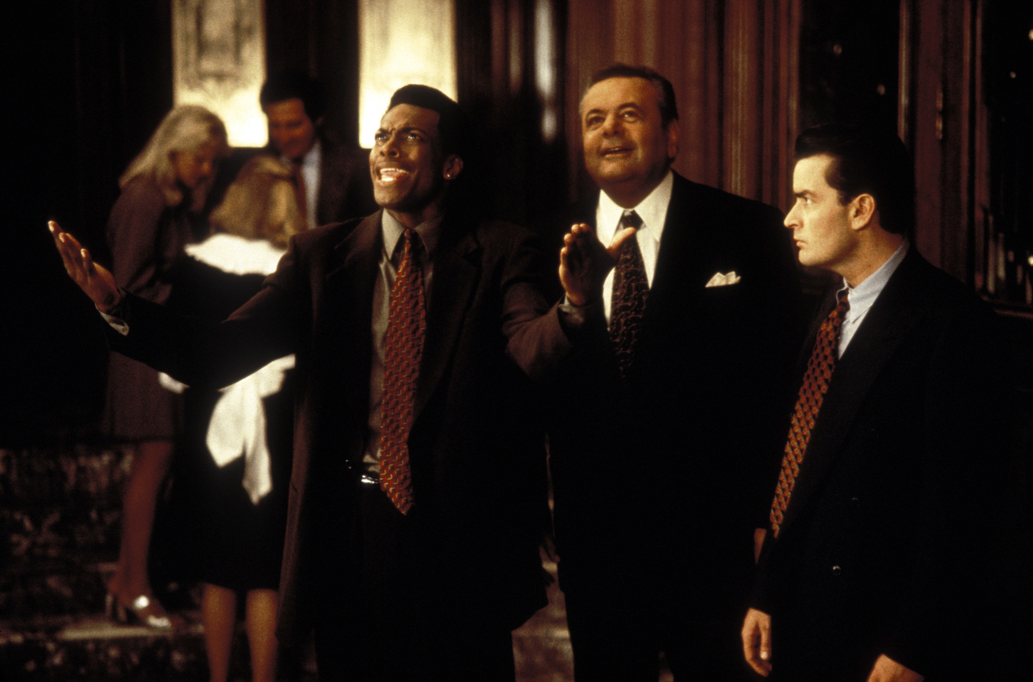 Still of Charlie Sheen, Paul Sorvino and Chris Tucker in Money Talks (1997)
