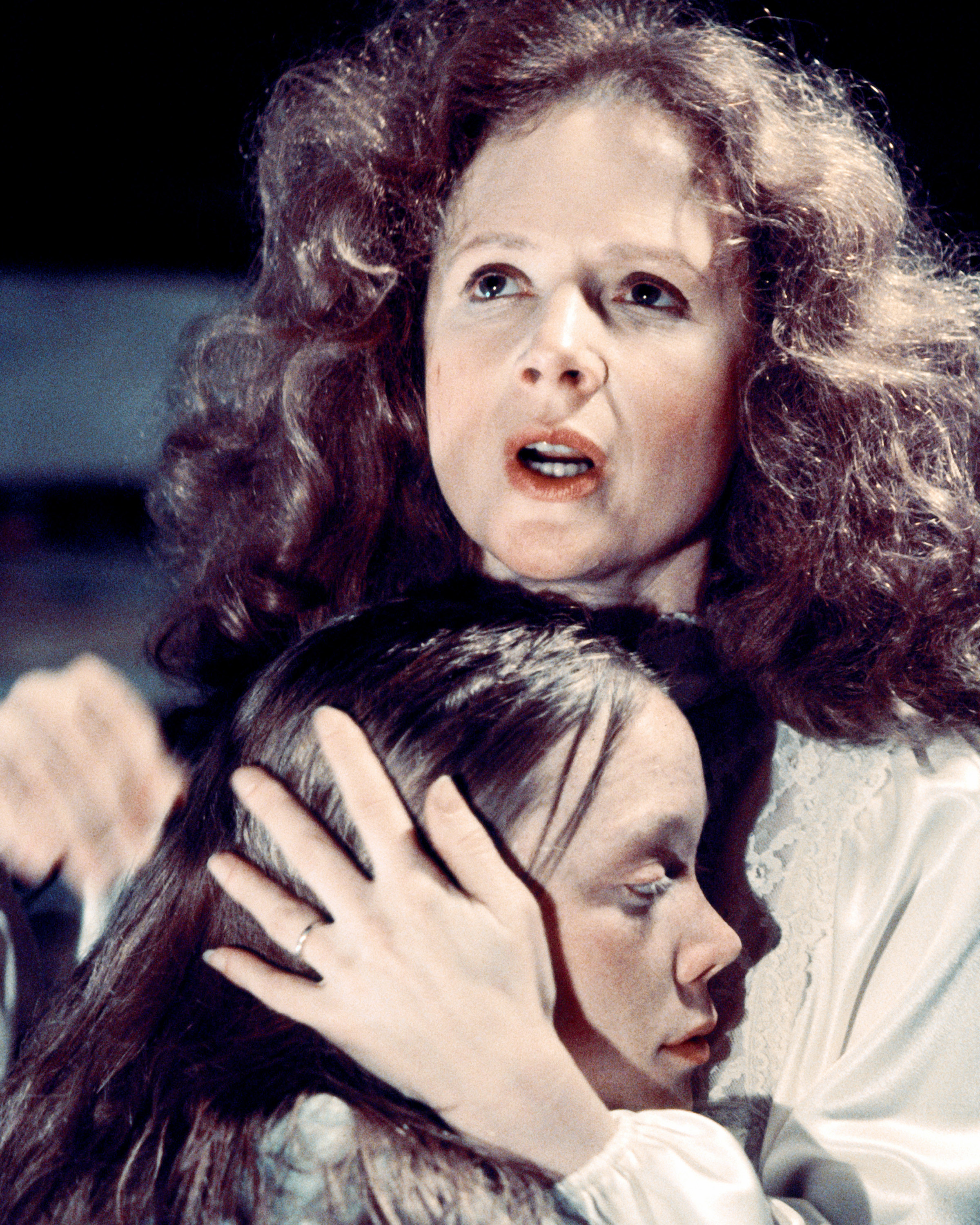 Still of Sissy Spacek and Piper Laurie in Carrie (1976)