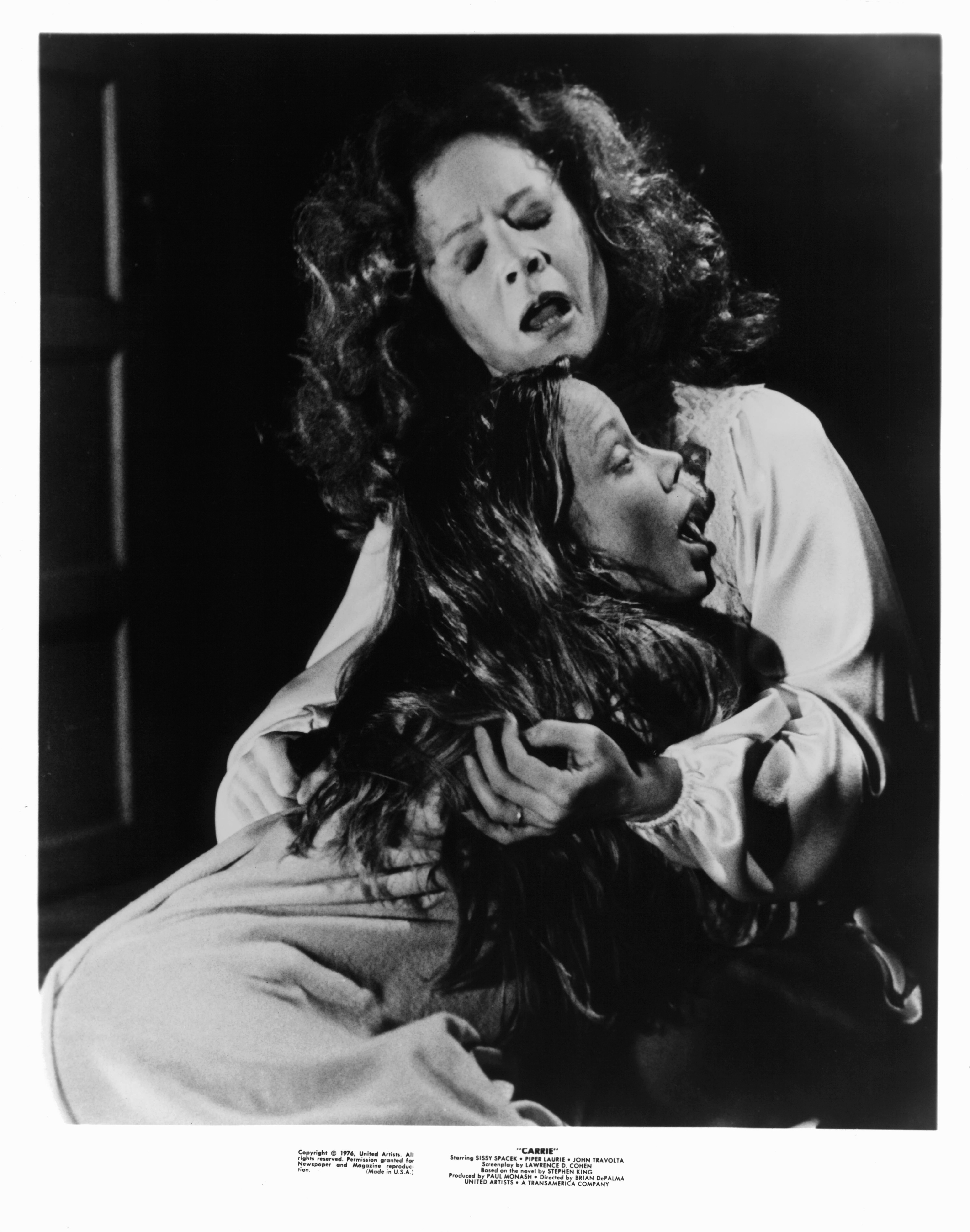 Still of Sissy Spacek and Piper Laurie in Carrie (1976)