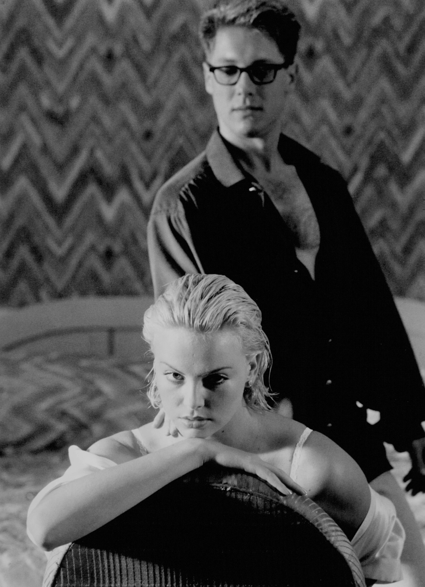 Still of Charlize Theron and James Spader in 2 Days in the Valley (1996)