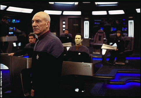 Still of Brent Spiner and Patrick Stewart in Star Trek: Nemesis (2002)