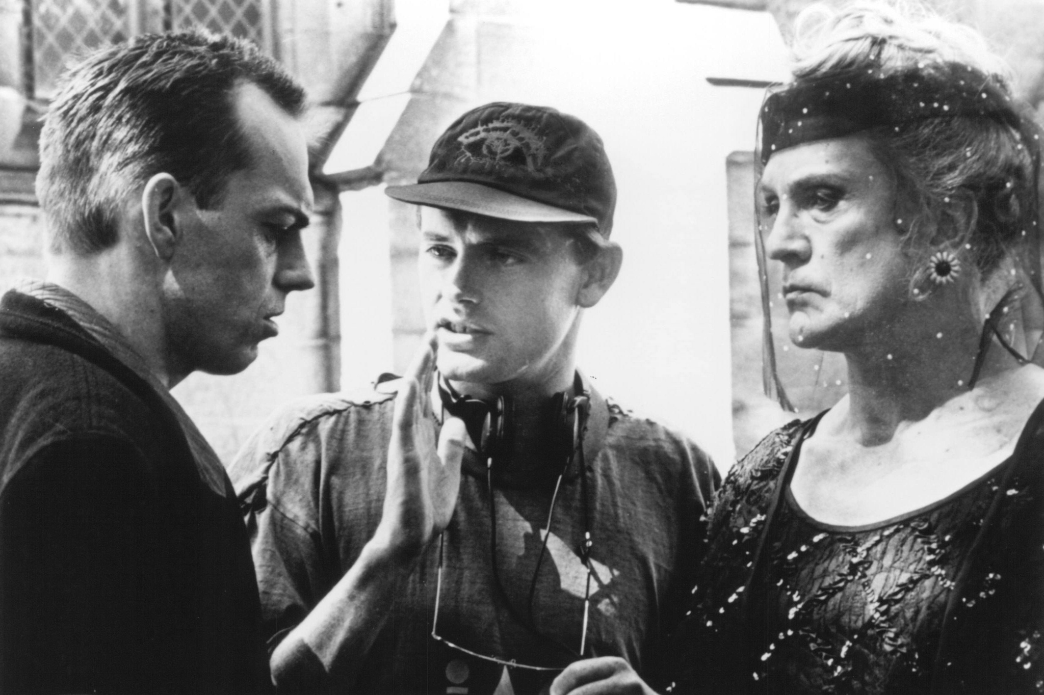 Still of Terence Stamp and Hugo Weaving in The Adventures of Priscilla, Queen of the Desert (1994)