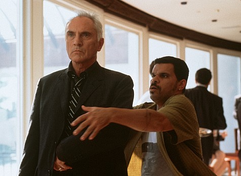 Still of Terence Stamp and Luis Guzmán in The Limey (1999)