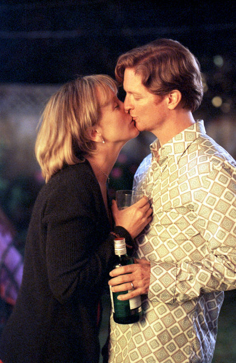 Still of Eric Stoltz and Felicity Huffman in Out of Order (2003)