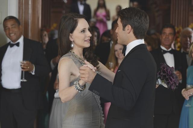 Still of Madeleine Stowe and Josh Bowman in Kerstas (2011)