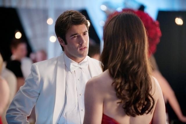 Still of Madeleine Stowe and Josh Bowman in Kerstas (2011)