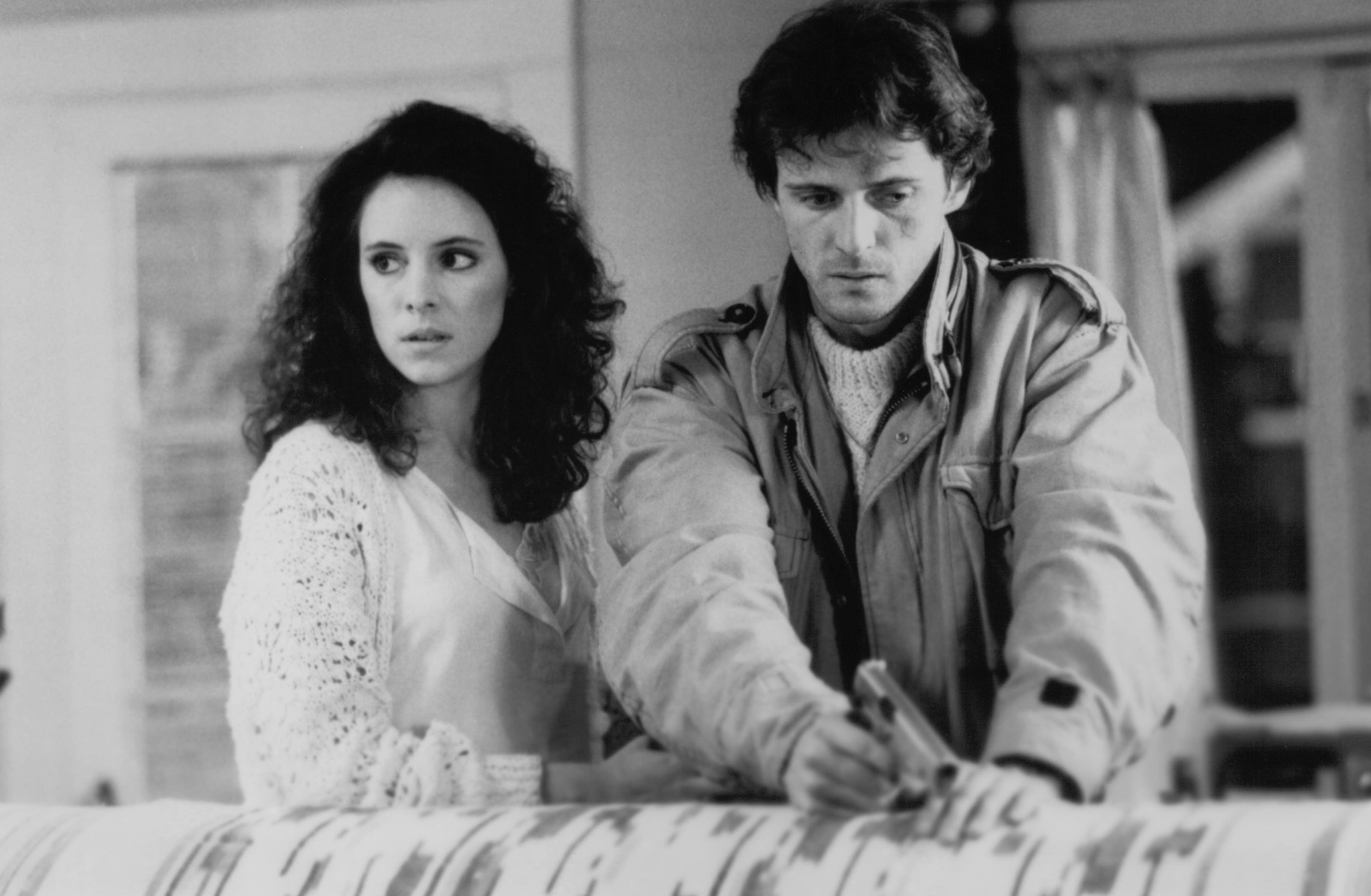 Still of Madeleine Stowe and Aidan Quinn in Stakeout (1987)