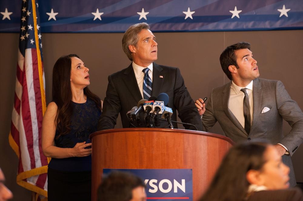 Still of Madeleine Stowe, Henry Czerny and Josh Bowman in Kerstas (2011)