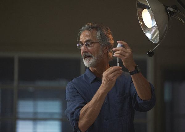 Still of David Strathairn in Alphas: Need to Know (2012)