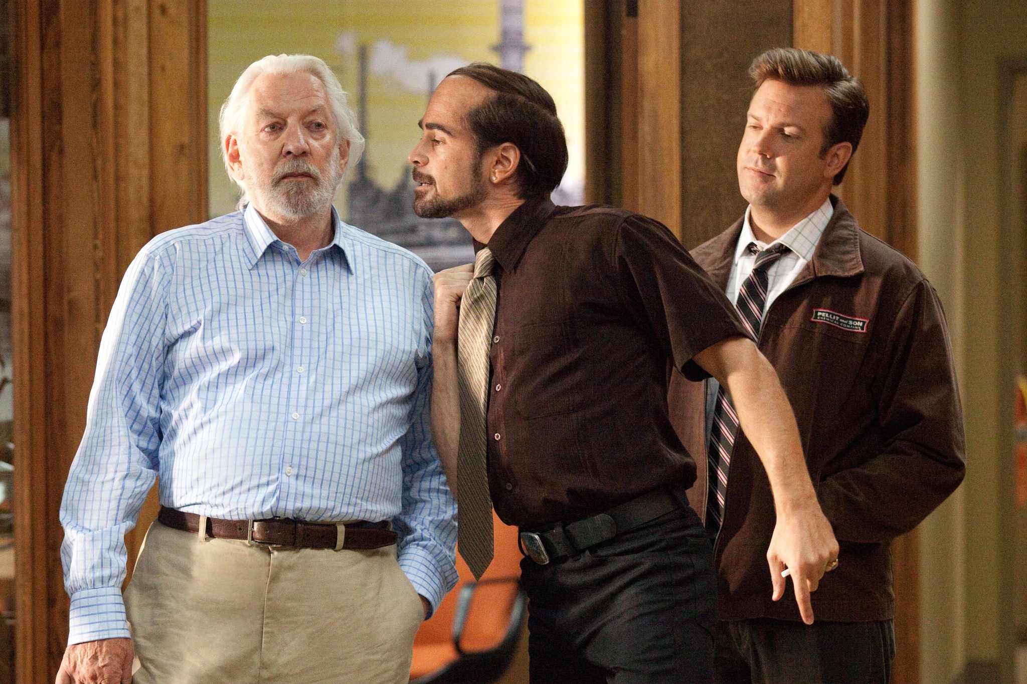 Still of Donald Sutherland, Colin Farrell and Jason Sudeikis in Kaip atsikratyti boso? (2011)
