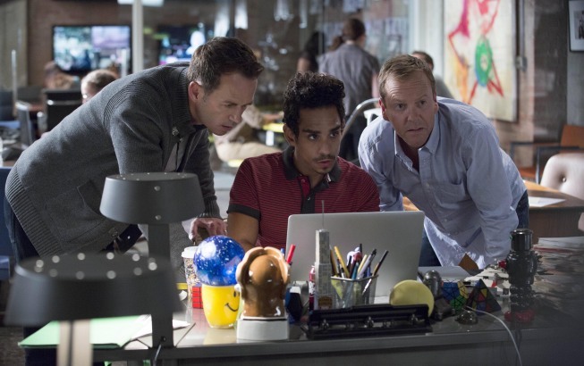 Still of Kiefer Sutherland and Ray Santiago in Touch (2012)
