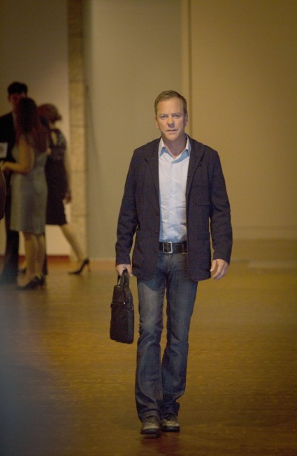 Still of Kiefer Sutherland in Touch (2012)