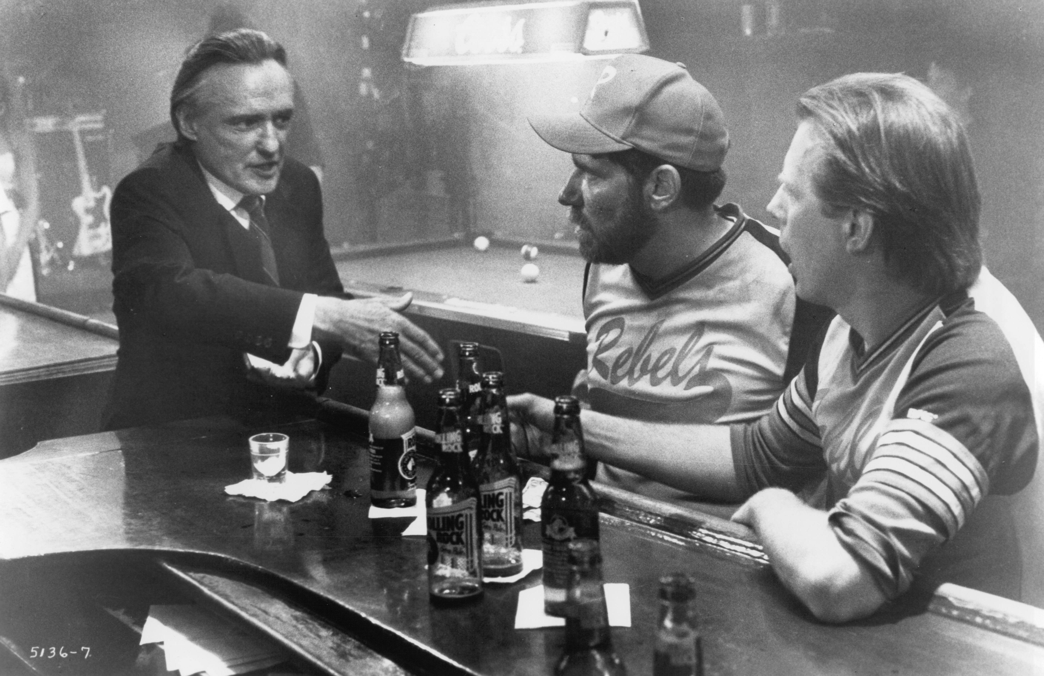 Still of Dennis Hopper, Kiefer Sutherland and Cliff De Young in Flashback (1990)