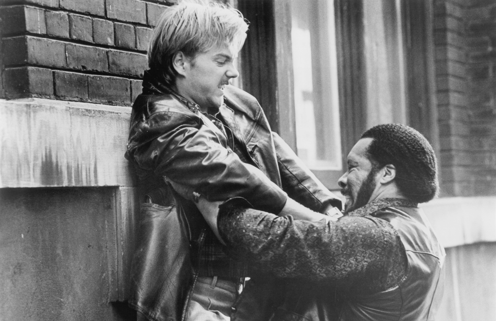 Still of Kiefer Sutherland in Renegades (1989)