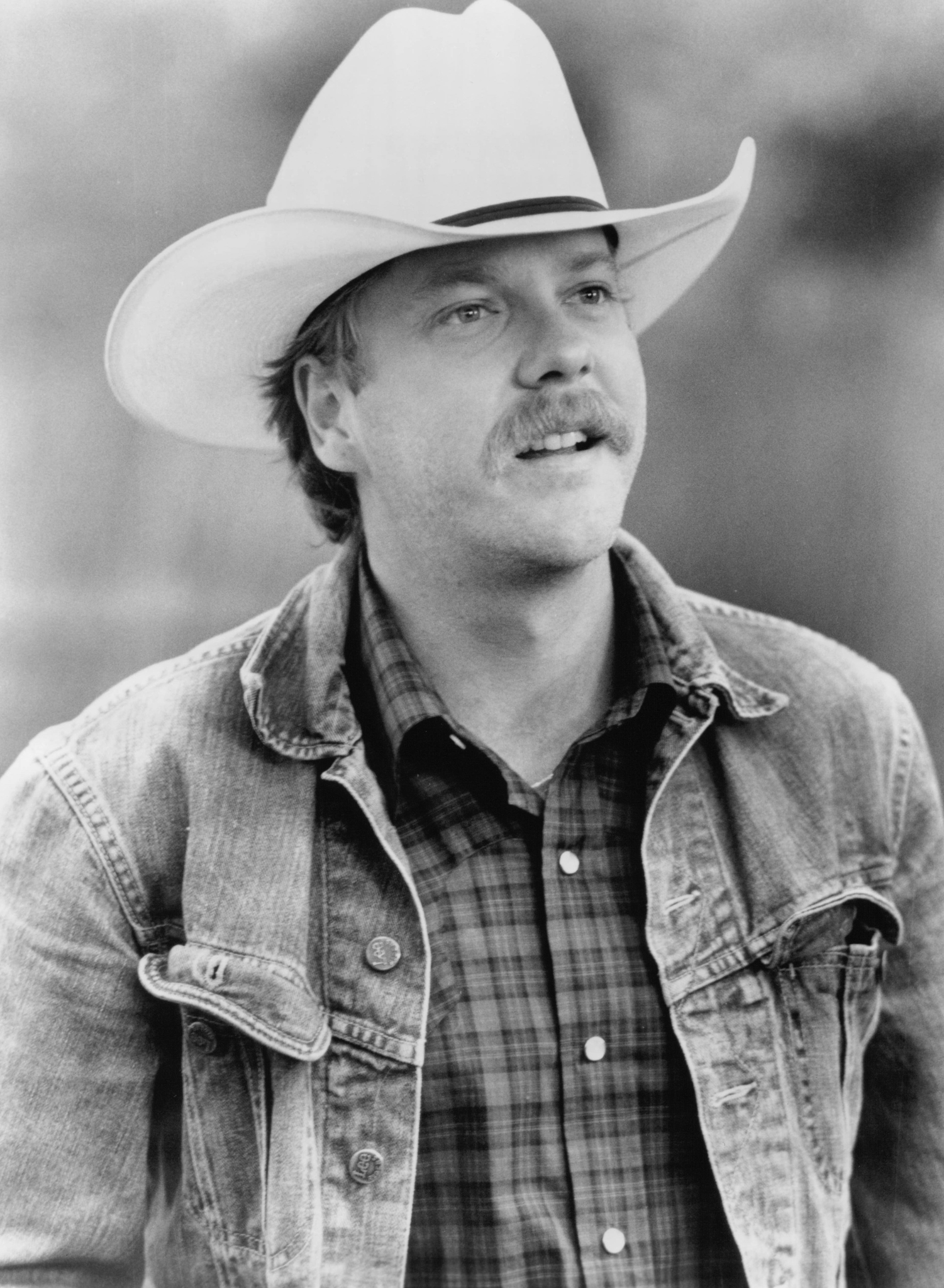 Still of Kiefer Sutherland in The Cowboy Way (1994)