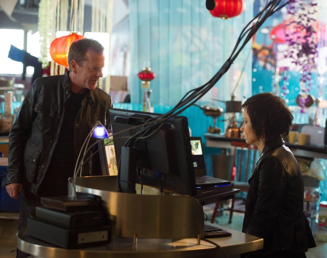 Still of Kiefer Sutherland and Mary Lynn Rajskub in 24: Live Another Day (2014)