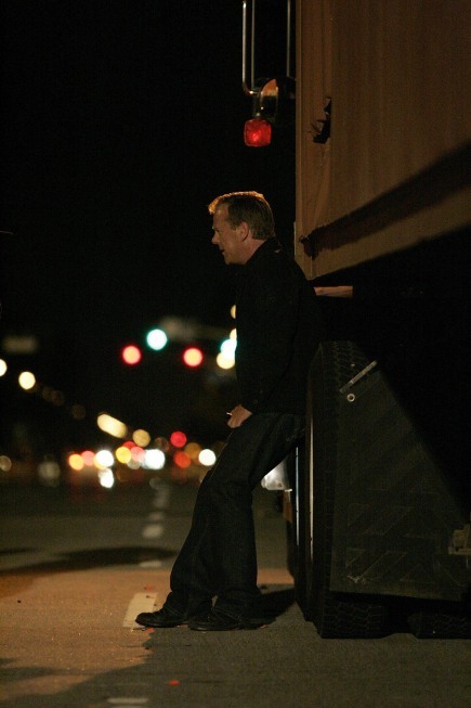 Still of Kiefer Sutherland in 24 (2001)