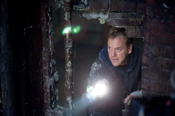 Still of Kiefer Sutherland in Veidrodziai (2008)