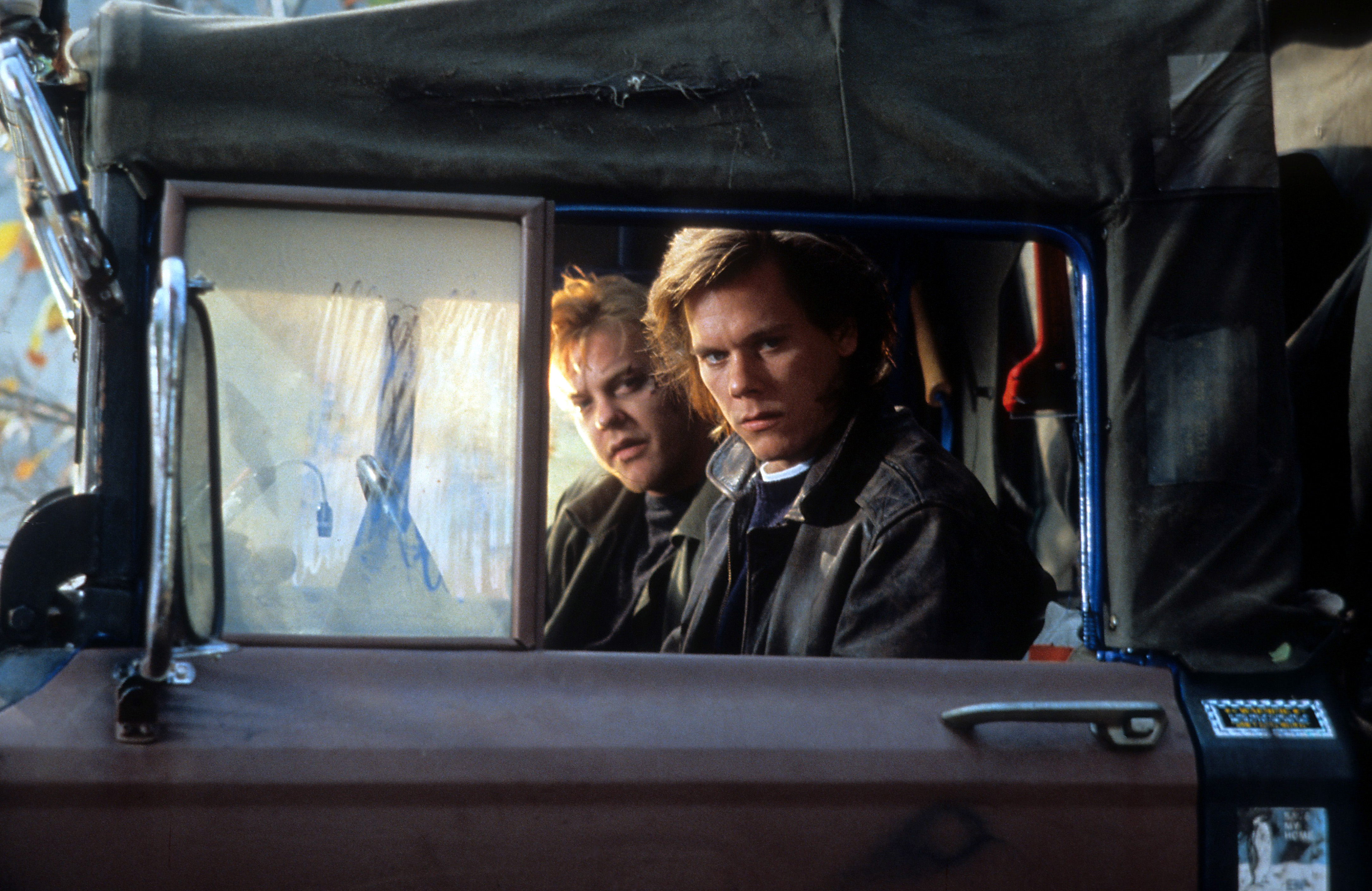 Still of Kevin Bacon and Kiefer Sutherland in Flatliners (1990)