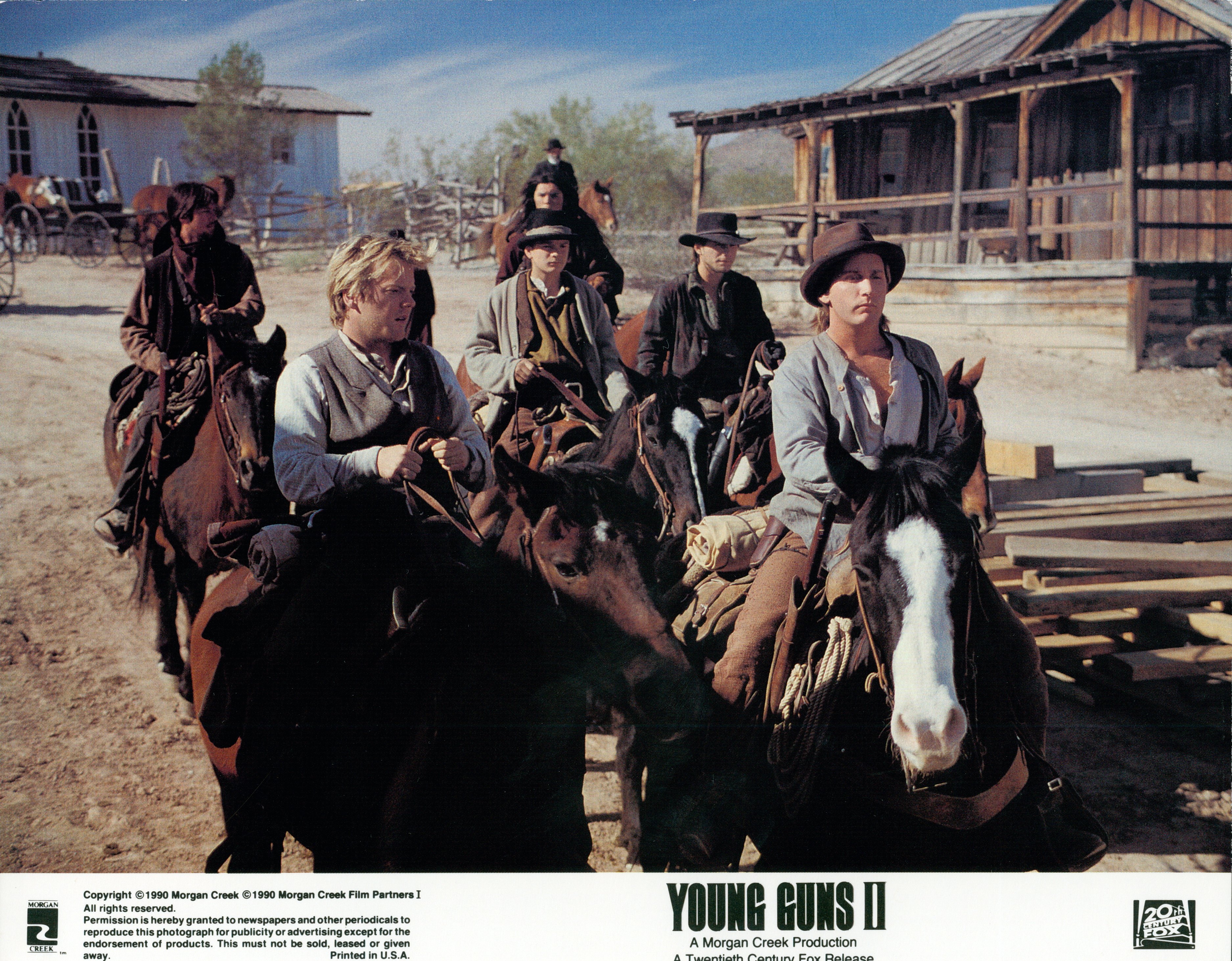 Still of Emilio Estevez and Kiefer Sutherland in Young Guns (1988)