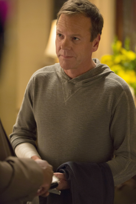 Still of Kiefer Sutherland in Touch (2012)