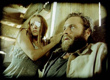 Still of Dominique Swain and Arie Verveen in Briar Patch (2003)